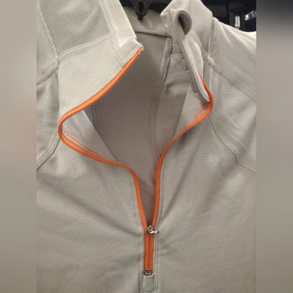 Lululemon Athletica Beige Top - Picture 5 of 7